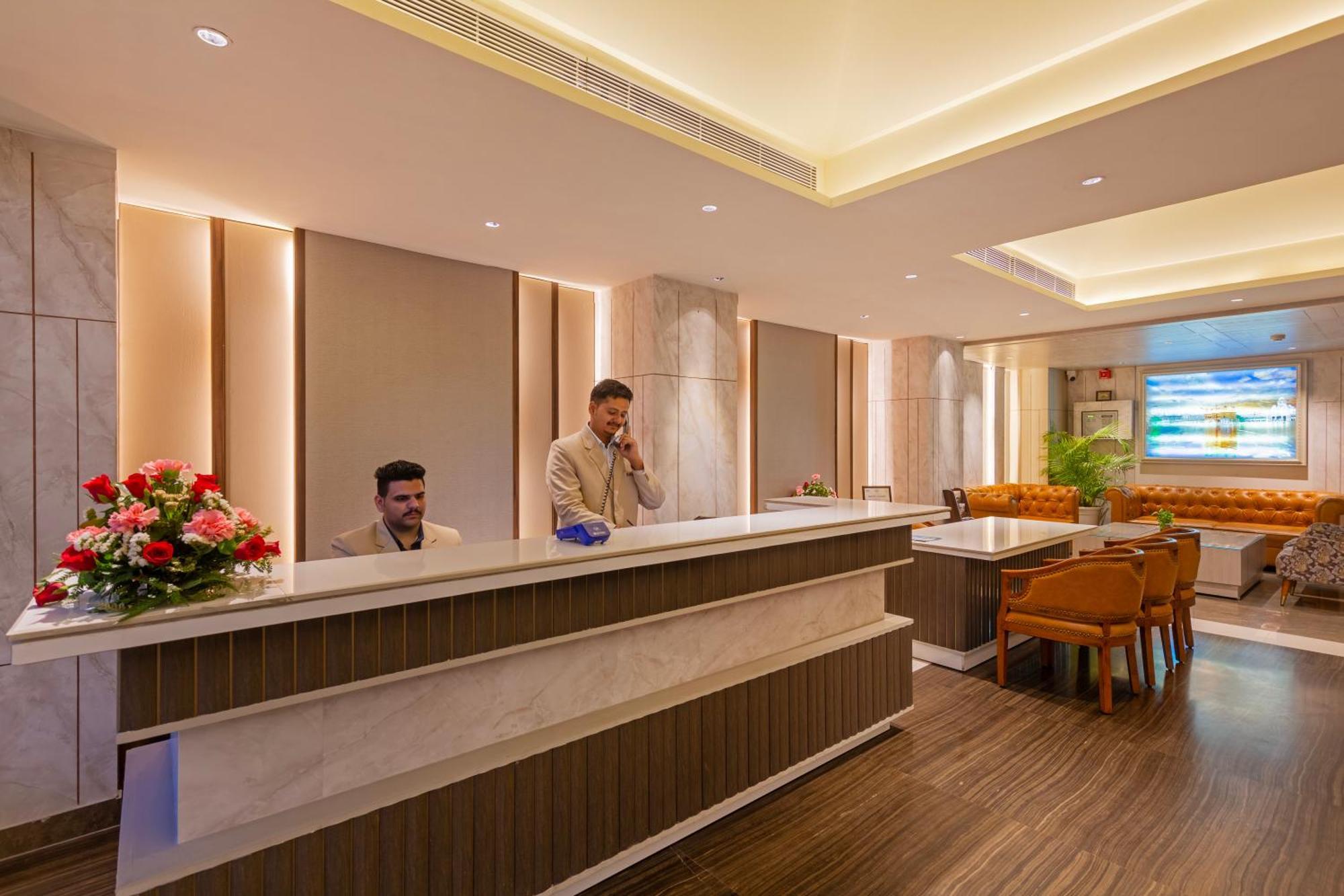 Sandoz Amritsar Near Golden Temple Exterior photo